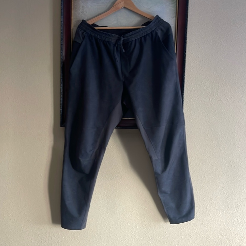Lululemon Athletica men’s pants size XL